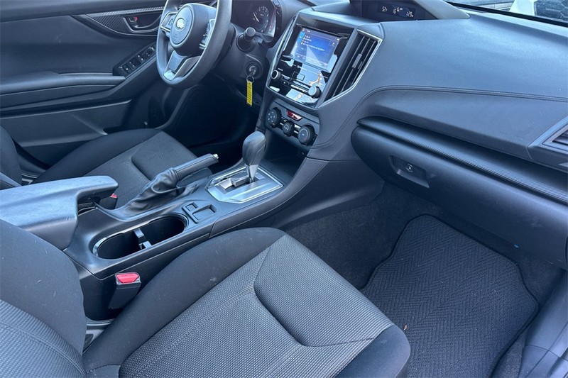 Subaru Impreza Vehicle Full-screen Gallery Image 15