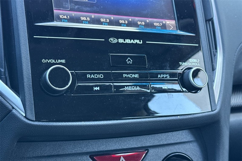 Subaru Impreza Vehicle Full-screen Gallery Image 19