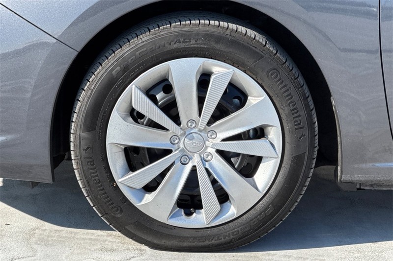 Subaru Impreza Vehicle Full-screen Gallery Image 24