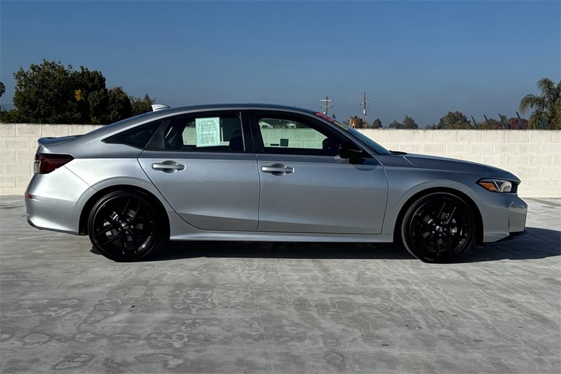 Honda Civic Sedan Hybrid Vehicle Full-screen Gallery Image 02