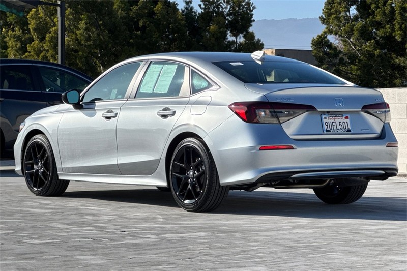 Honda Civic Sedan Hybrid Vehicle Full-screen Gallery Image 05