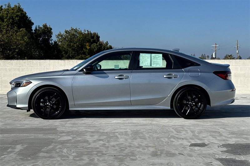 Honda Civic Sedan Hybrid Vehicle Full-screen Gallery Image 06