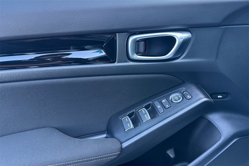 Honda Civic Sedan Hybrid Vehicle Full-screen Gallery Image 10