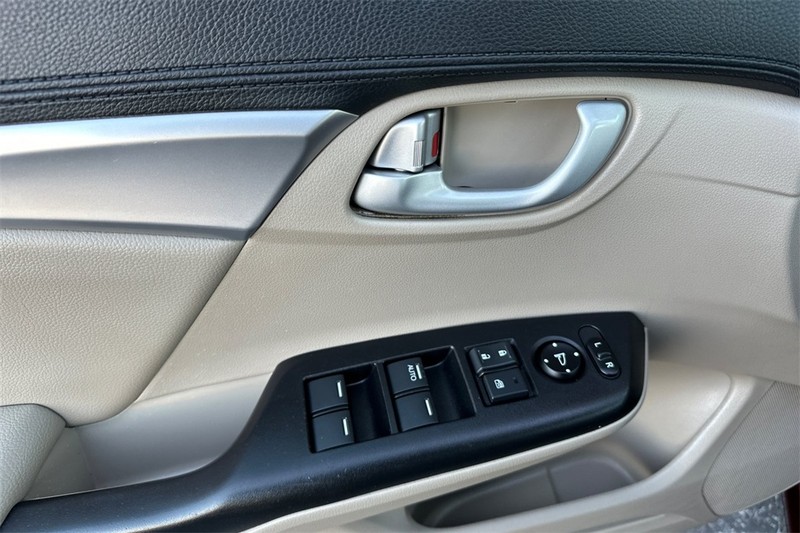 Honda Civic Sedan Vehicle Full-screen Gallery Image 10