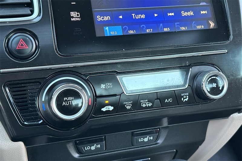 Honda Civic Sedan Vehicle Full-screen Gallery Image 18