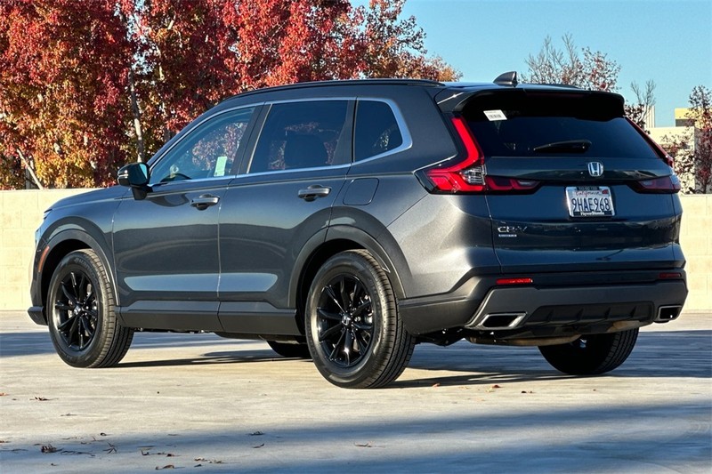 Honda CR-V Hybrid Vehicle Full-screen Gallery Image 05