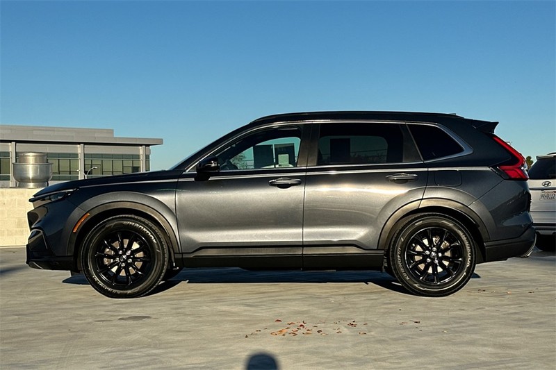 Honda CR-V Hybrid Vehicle Full-screen Gallery Image 06