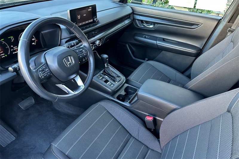 Honda CR-V Hybrid Vehicle Full-screen Gallery Image 09