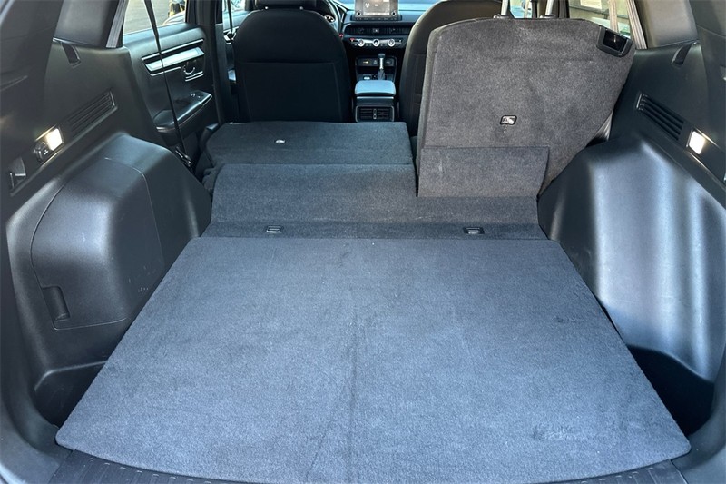 Honda CR-V Hybrid Vehicle Full-screen Gallery Image 14