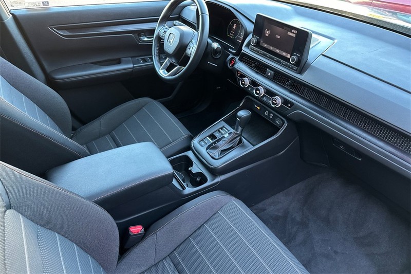 Honda CR-V Hybrid Vehicle Full-screen Gallery Image 15