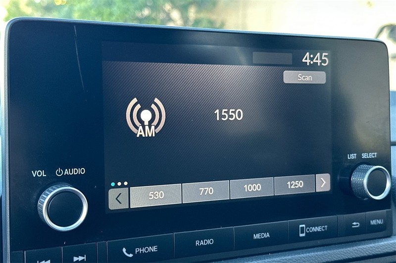 Honda CR-V Hybrid Vehicle Full-screen Gallery Image 17