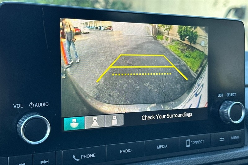 Honda CR-V Hybrid Vehicle Full-screen Gallery Image 18