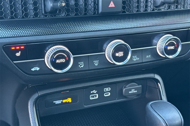 Honda CR-V Hybrid Vehicle Full-screen Gallery Image 19