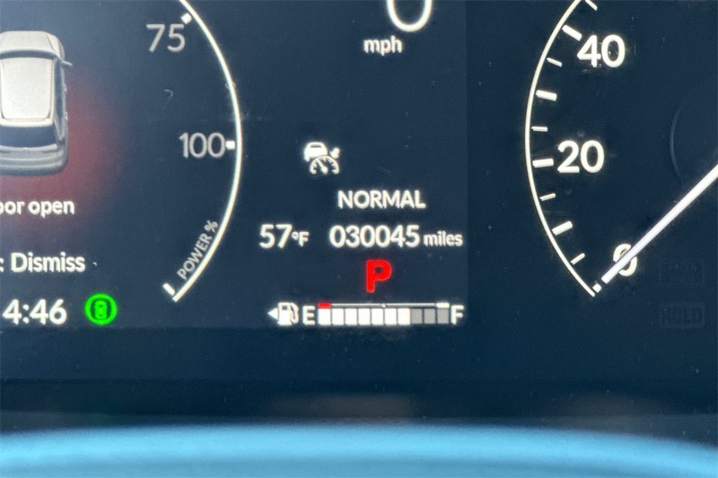 Honda CR-V Hybrid Vehicle Full-screen Gallery Image 24