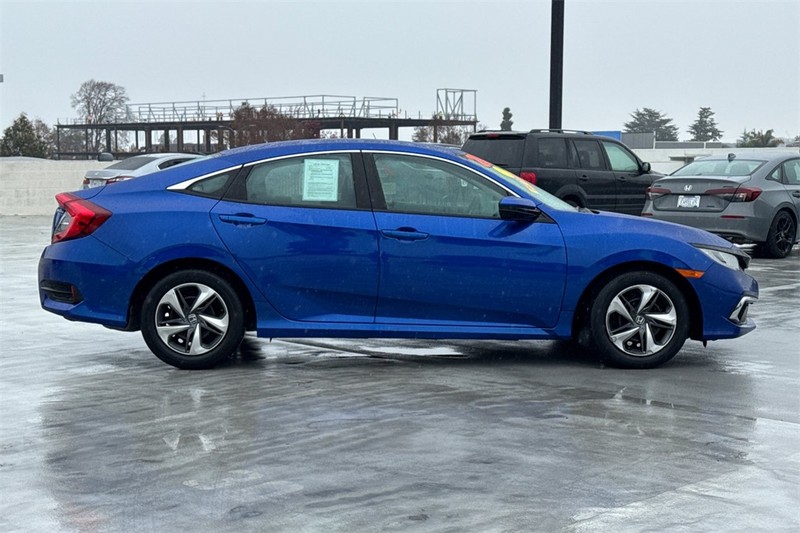 Honda Civic Sedan Vehicle Full-screen Gallery Image 02