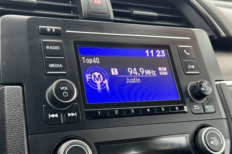 Honda Civic Sedan Vehicle Full-screen Gallery Image 15