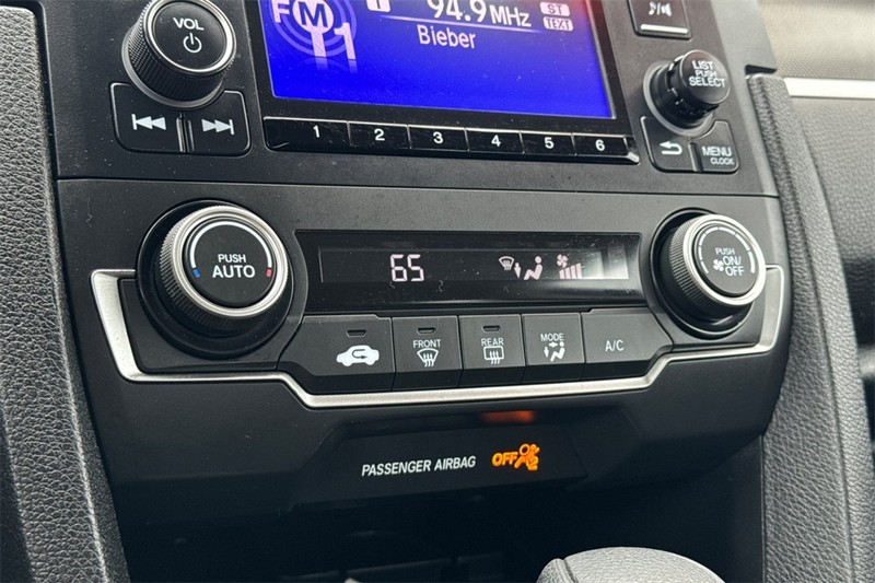 Honda Civic Sedan Vehicle Full-screen Gallery Image 17