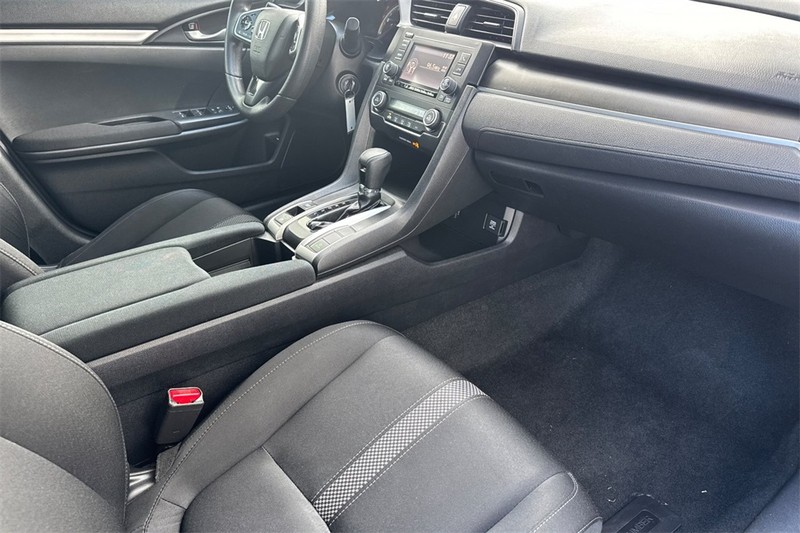 Honda Civic Sedan Vehicle Full-screen Gallery Image 14