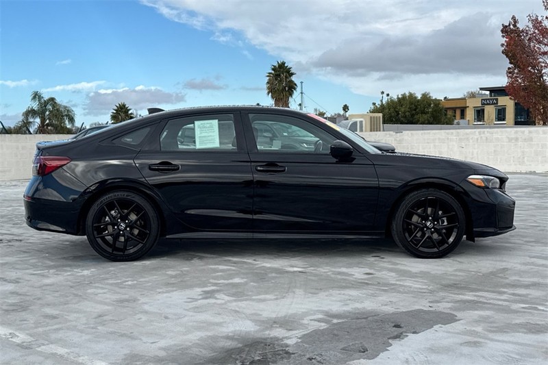 Honda Civic Sedan Hybrid Vehicle Full-screen Gallery Image 02