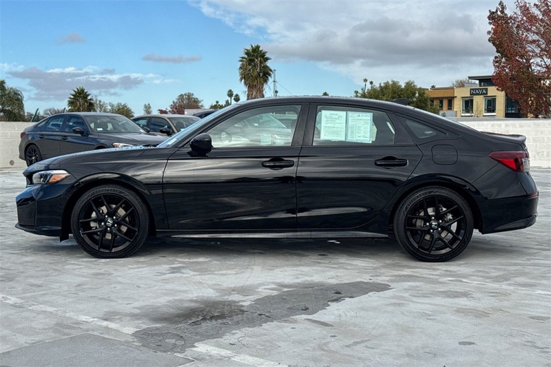 Honda Civic Sedan Hybrid Vehicle Full-screen Gallery Image 06