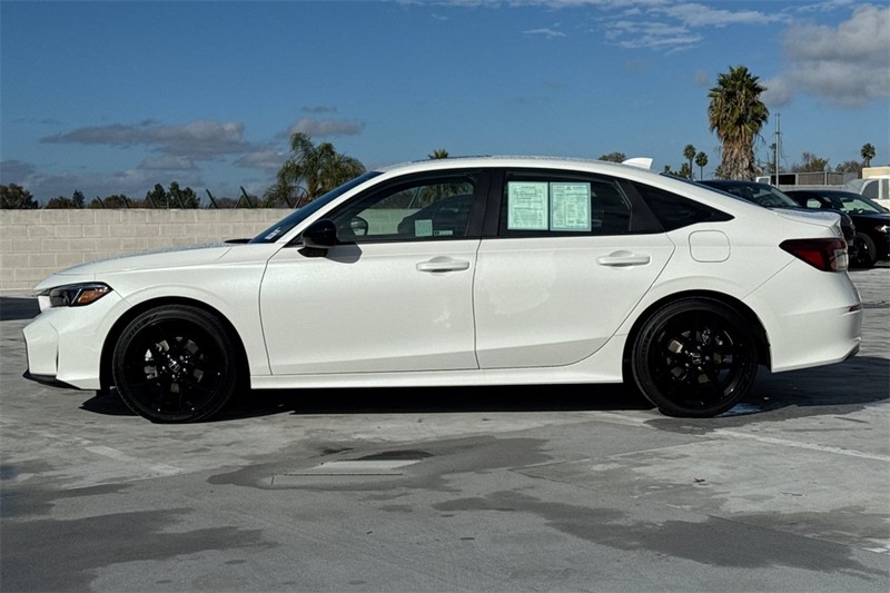 Honda Civic Sedan Hybrid Vehicle Full-screen Gallery Image 06