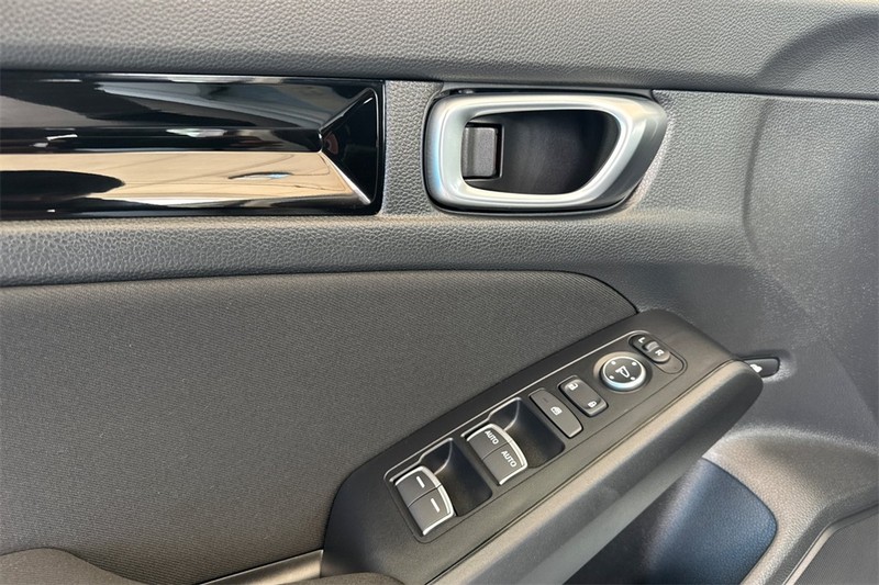 Honda Civic Sedan Hybrid Vehicle Full-screen Gallery Image 10