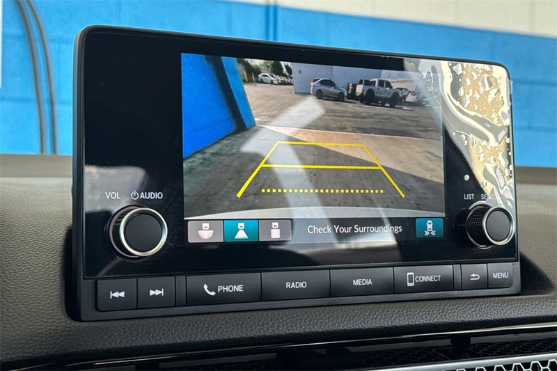 Honda Civic Sedan Hybrid Vehicle Full-screen Gallery Image 17