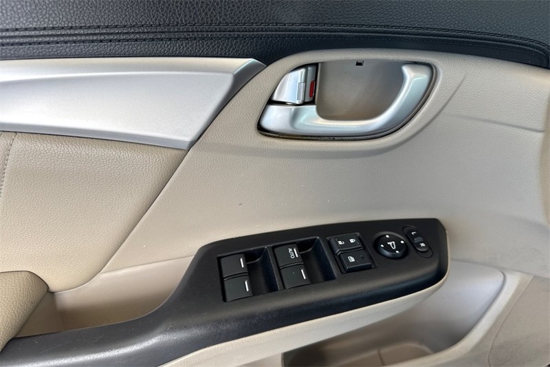 Honda Civic Sedan Vehicle Full-screen Gallery Image 10