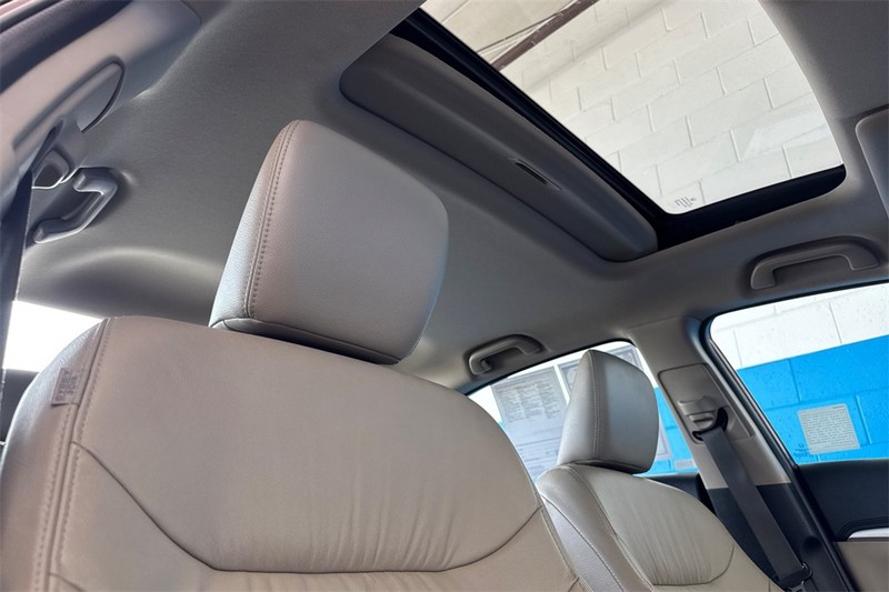 Honda Civic Sedan Vehicle Full-screen Gallery Image 15