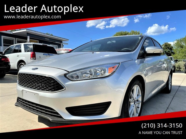 Ford Focus Sedan Vehicle Full-screen Gallery Image 02