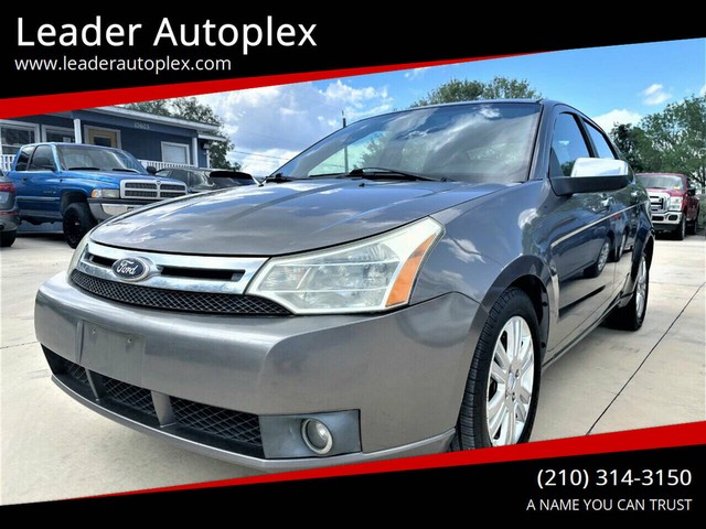 Ford Focus Sedan Vehicle Full-screen Gallery Image 02