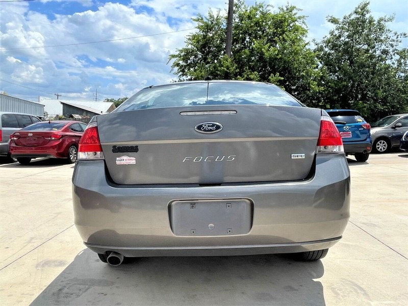 2011 Ford Focus SEL photo
