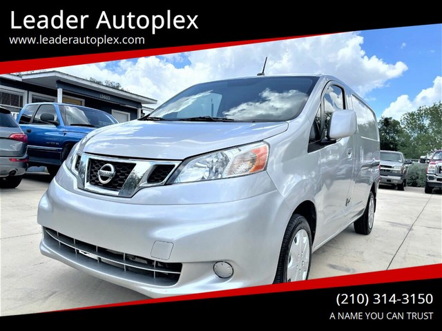 Nissan NV200 Vehicle Full-screen Gallery Image 02