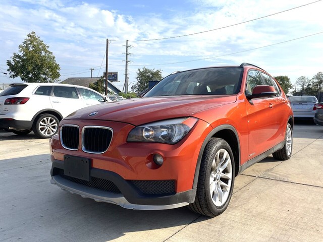 BMW X1 Vehicle Full-screen Gallery Image 03