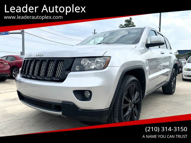 Jeep Grand Cherokee Vehicle Full-screen Gallery Image 02