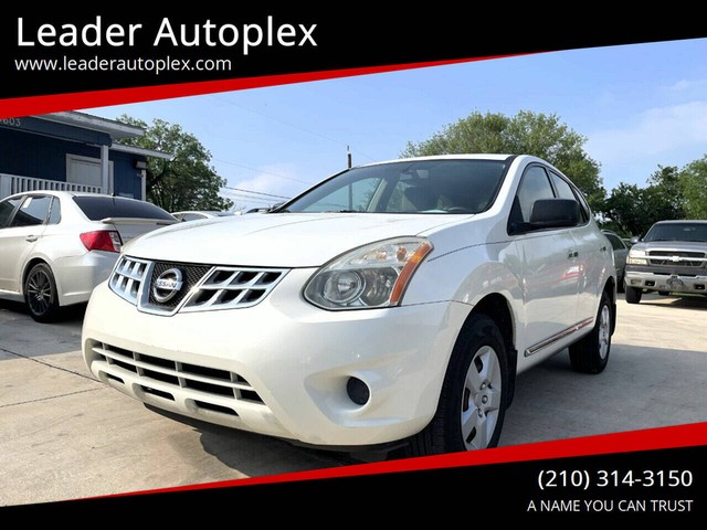 Nissan Rogue Vehicle Full-screen Gallery Image 02