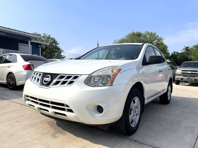 Nissan Rogue Vehicle Full-screen Gallery Image 03
