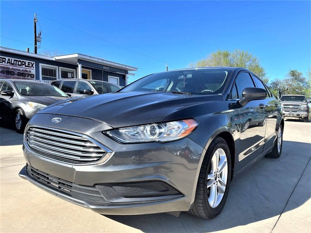 Ford Fusion Vehicle Full-screen Gallery Image 03