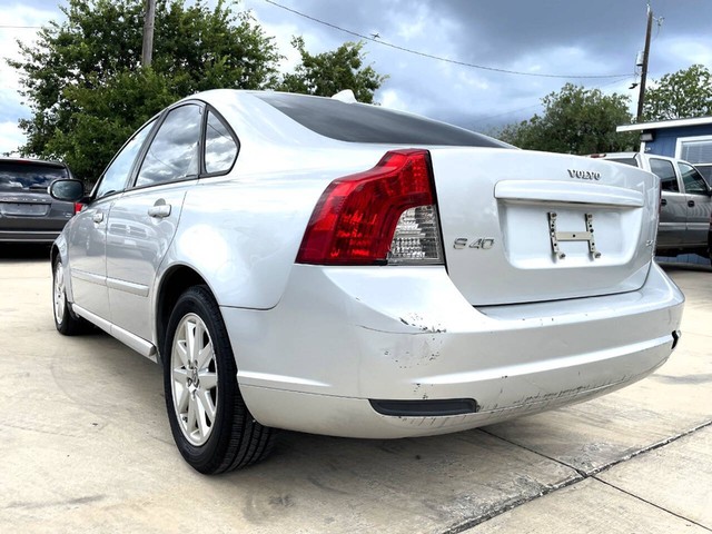 Volvo S40 Vehicle Full-screen Gallery Image 03