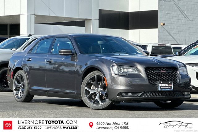 more details - chrysler 300