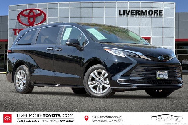 more details - toyota sienna