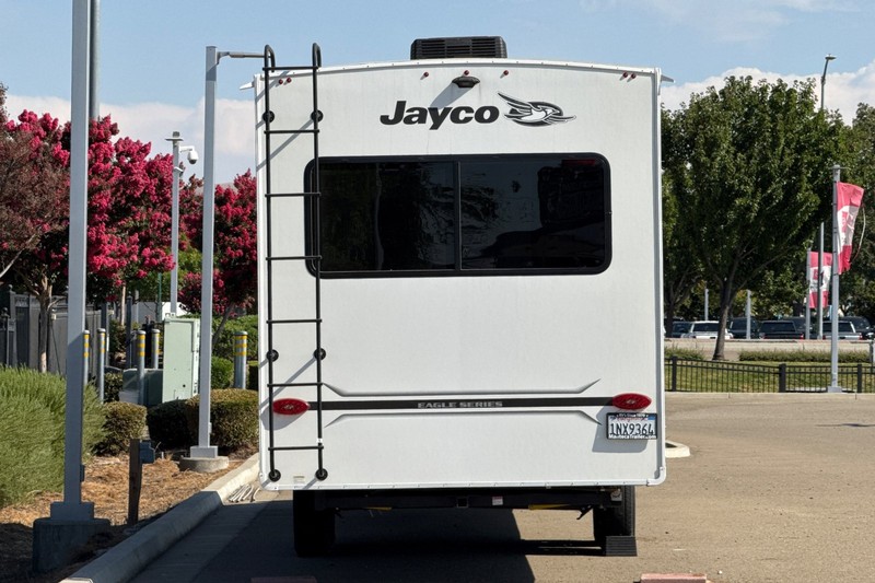 Eagle   Vehicle Full-screen Gallery Image 05