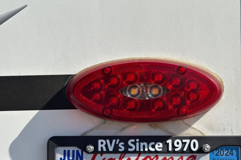 Eagle   Vehicle Full-screen Gallery Image 13