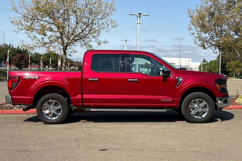Ford F-150 Vehicle Full-screen Gallery Image 03