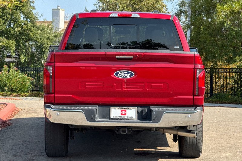 Ford F-150 Vehicle Full-screen Gallery Image 05