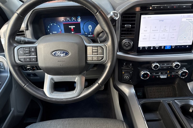 Ford F-150 Vehicle Full-screen Gallery Image 16