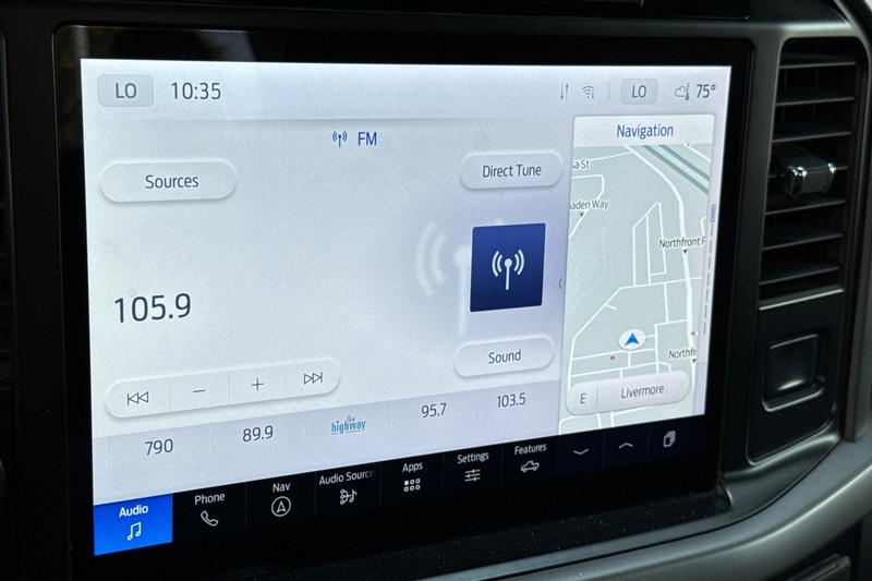 Ford F-150 Vehicle Full-screen Gallery Image 24