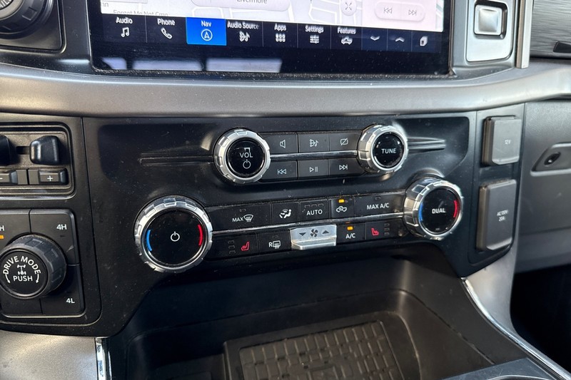 Ford F-150 Vehicle Full-screen Gallery Image 26