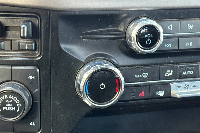 Ford F-150 Vehicle Full-screen Gallery Image 27