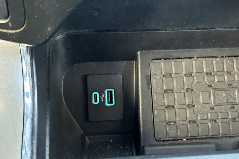 Ford F-150 Vehicle Full-screen Gallery Image 29